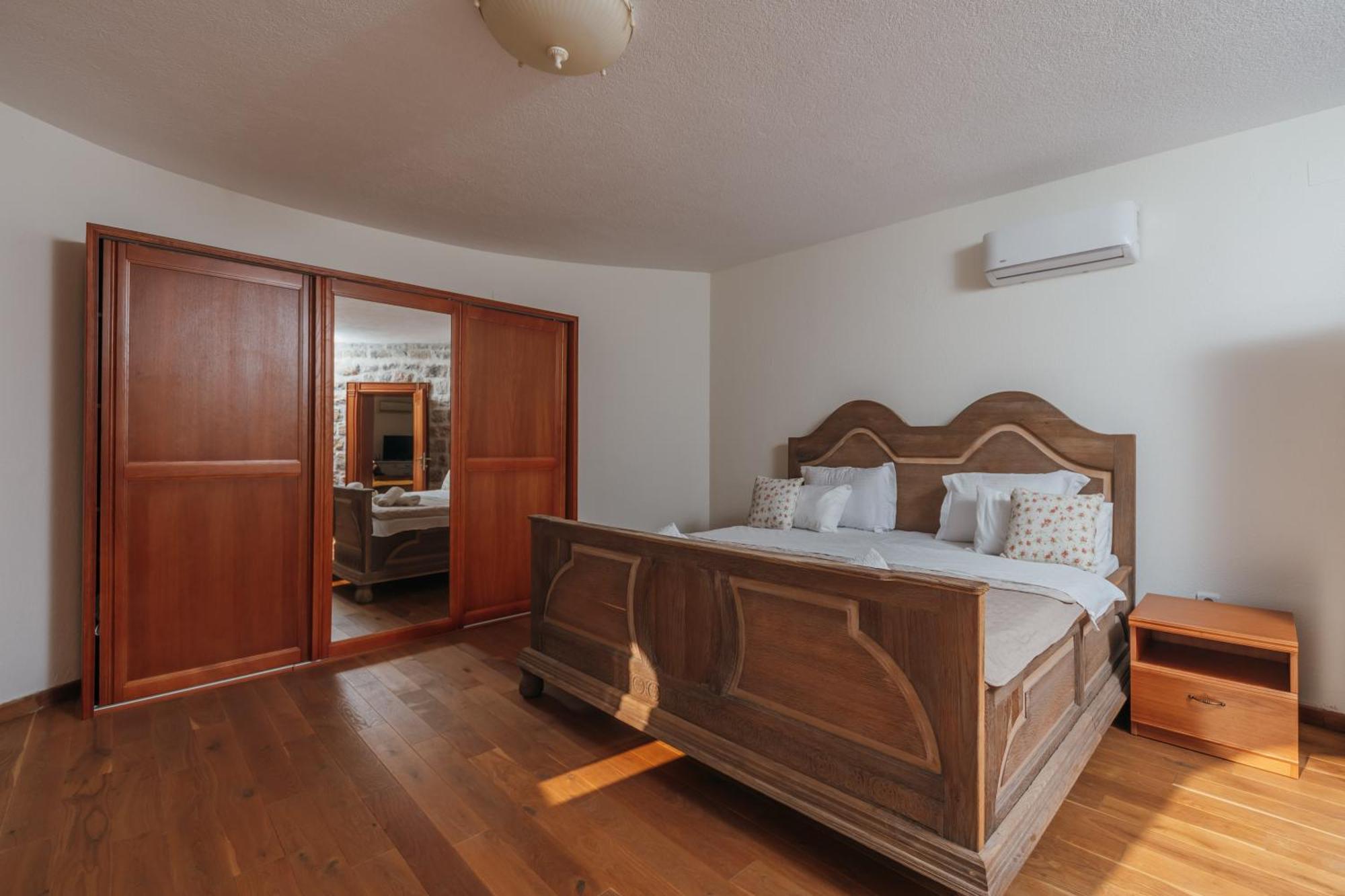 Apartments Pietra Mare Петровац Экстерьер фото