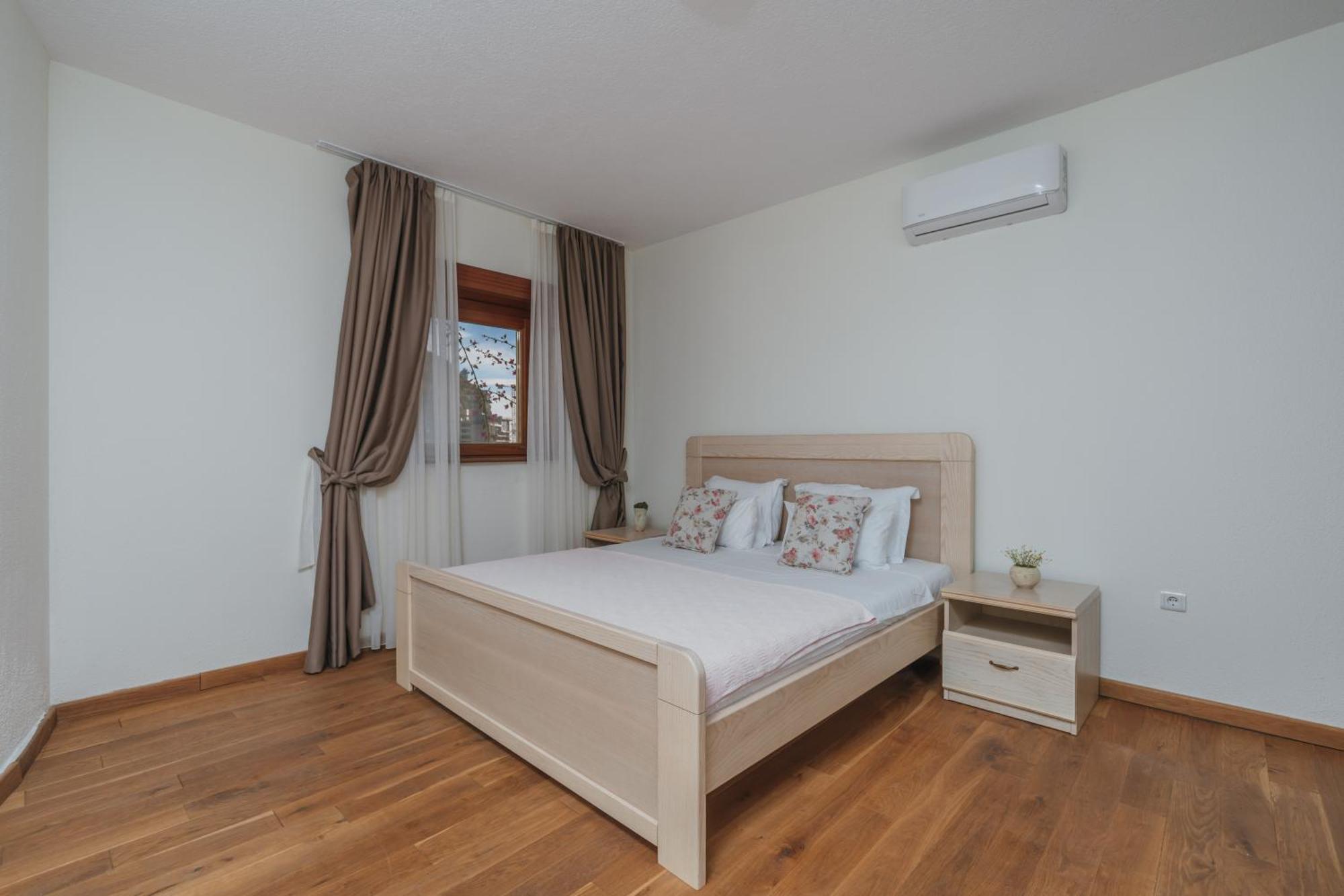 Apartments Pietra Mare Петровац Экстерьер фото