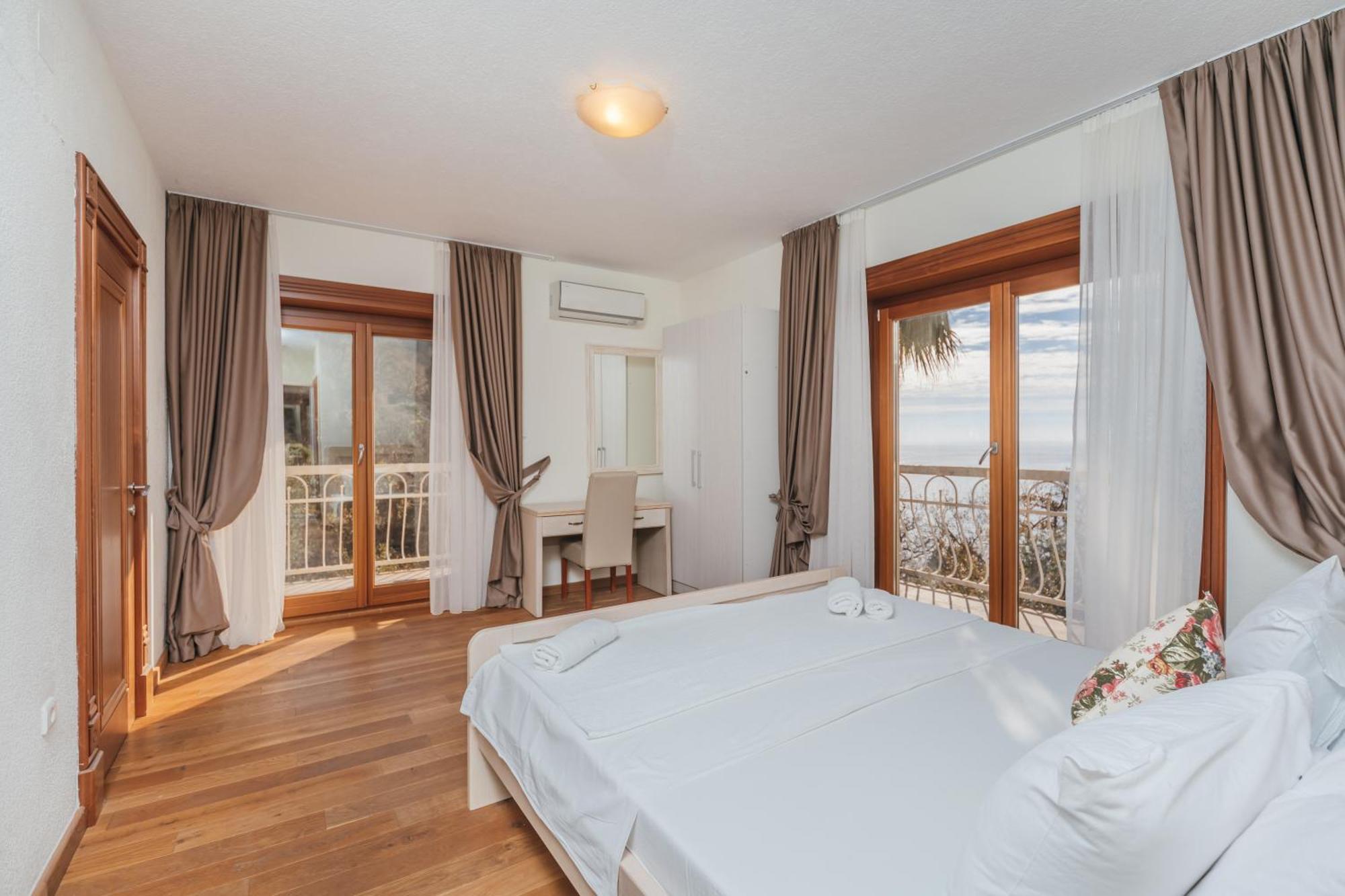 Apartments Pietra Mare Петровац Экстерьер фото